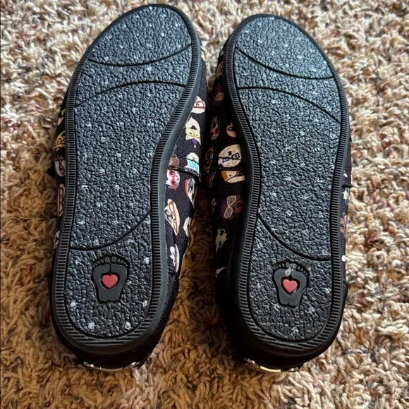BOBS from Skechers Black Slip-Ons with Dog Design - Picture 4 of 4